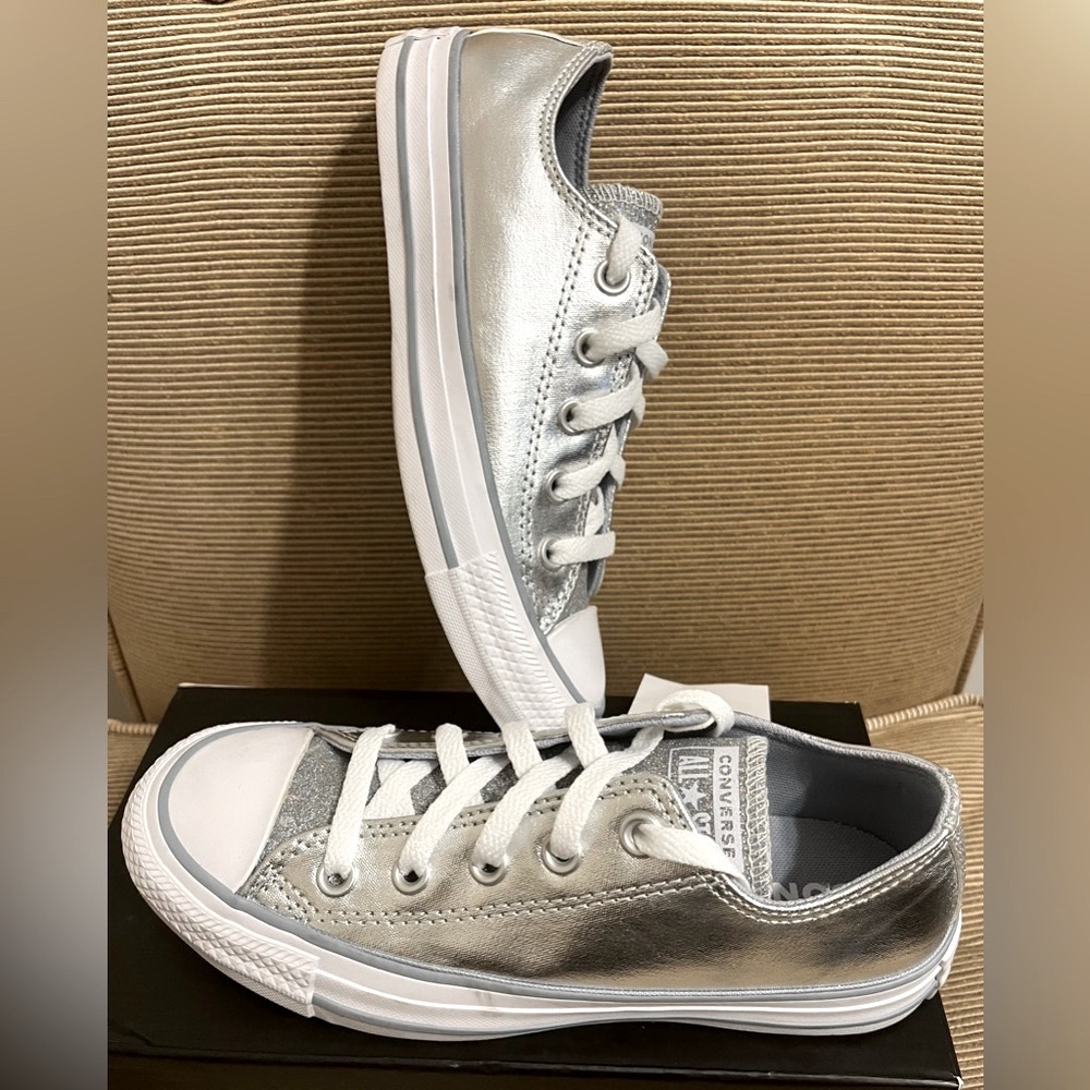 NWOT Womens Converse Chuck Taylor All Star Sparkle Party Low-Top Sneaker, Sz 5.5 - Picture 9 of 15